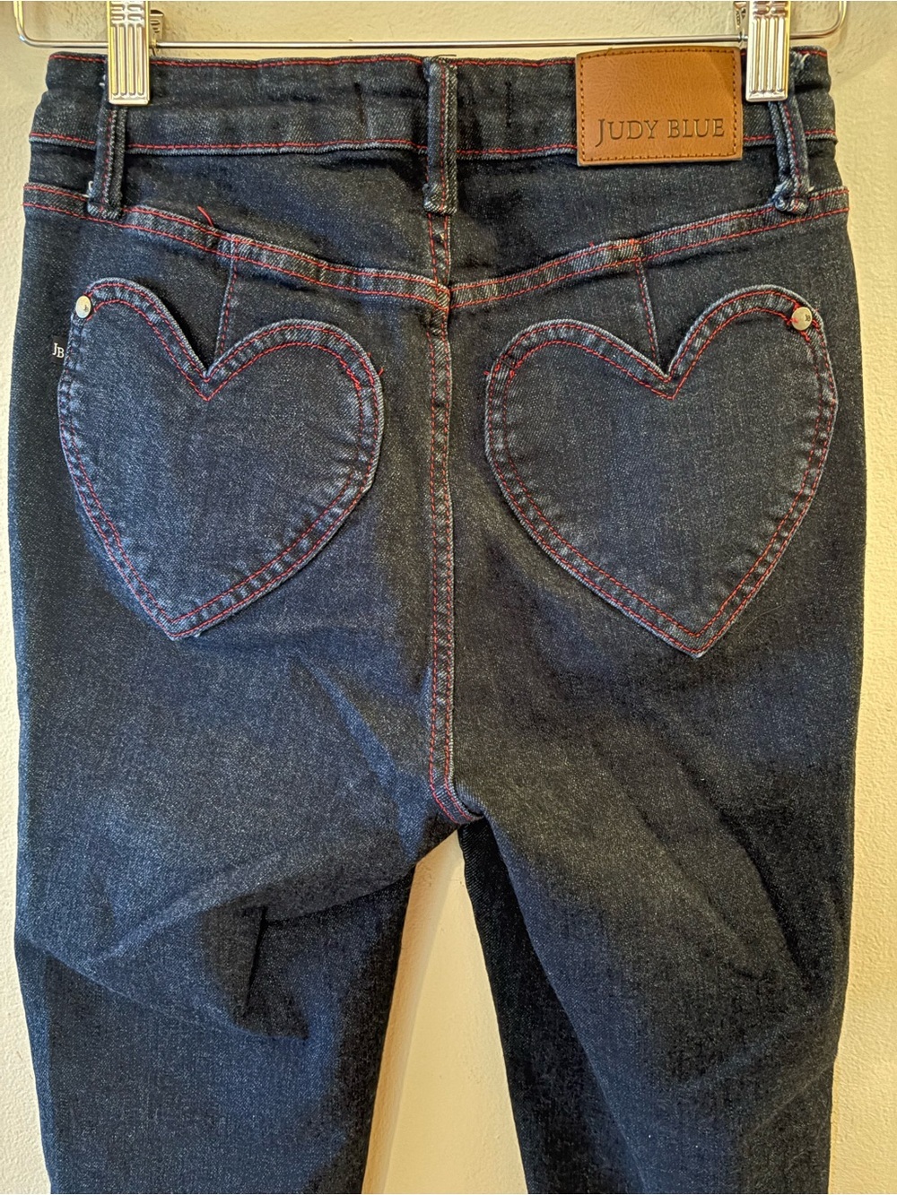 Judy Blue Heart You, High Rise Skinny Jeans Contrast Red Stitching Sz 3 or 26.